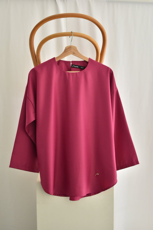Aery Blouse in Magenta Pink