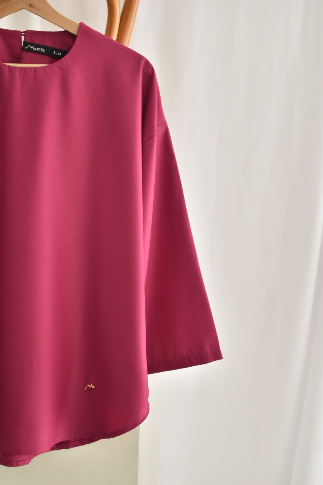 Aery Blouse in Magenta Pink